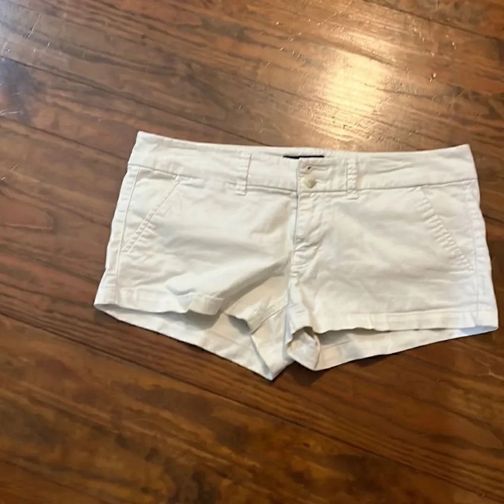 American eagle stretch white shorts size 3